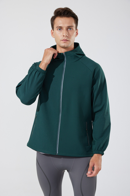 Veste noire à hommes massifs de vent de vent.